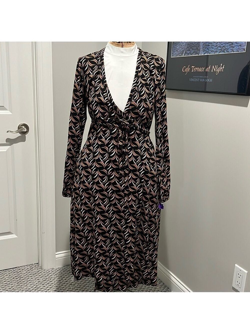 BODEN wrap dress in stylish print. Black/tan/light coral. Like new 8L - Picture 1 of 12